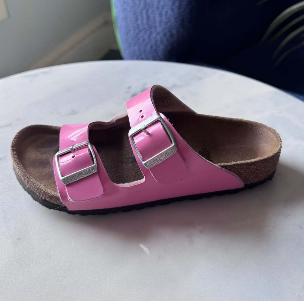 Birkenstock Arizona Kids Birko-Flor Patent Sandals in Fuchsia Tulip Pink 32 - Picture 10 of 11